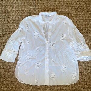 Zara White Eyelet Button-Up Blouse with short Sleeves sz Med